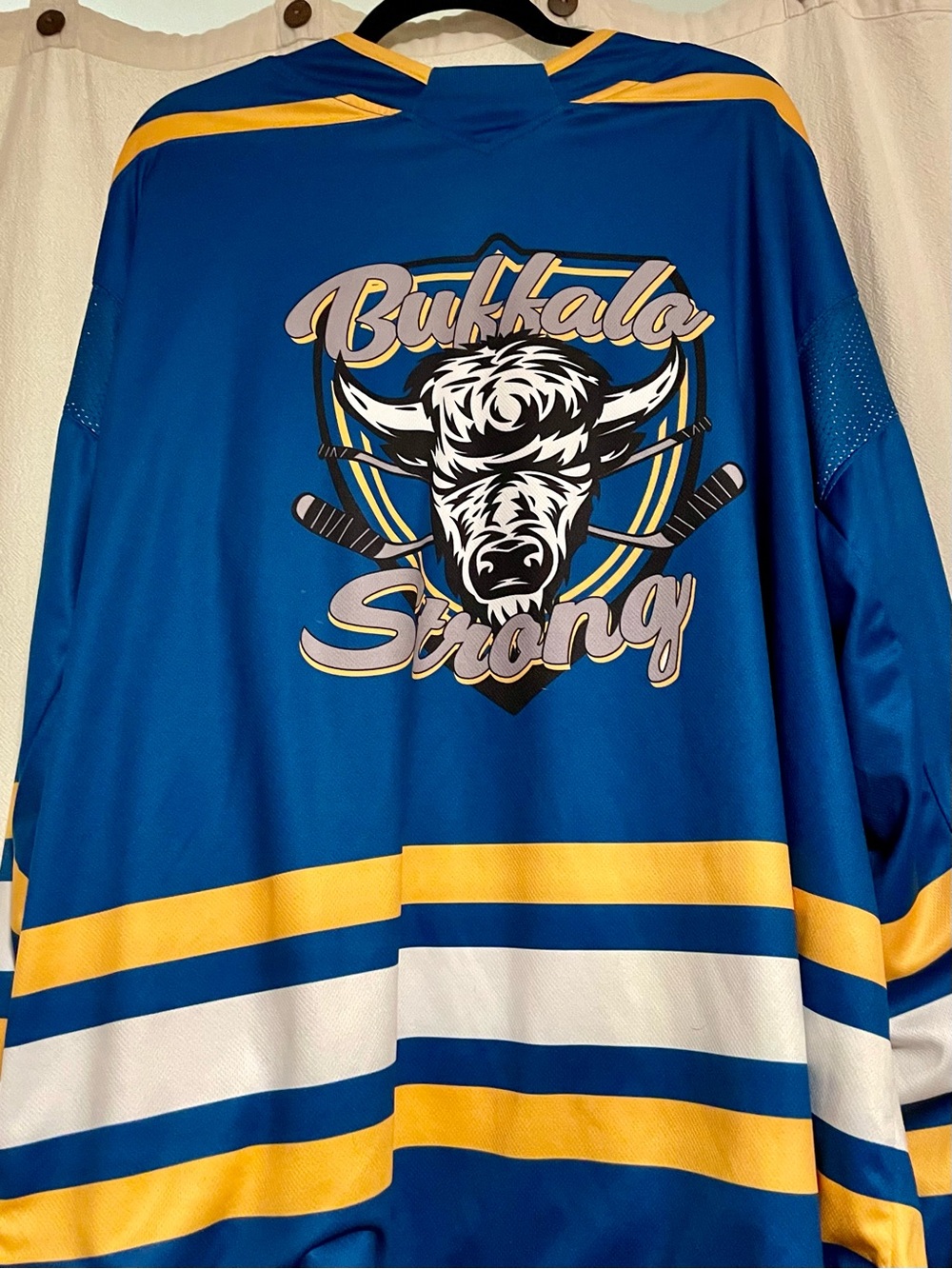 Men’s XL Buffalo Sabres 'Buffalo Strong' Tournament Hockey Jersey - Picture 7 of 10